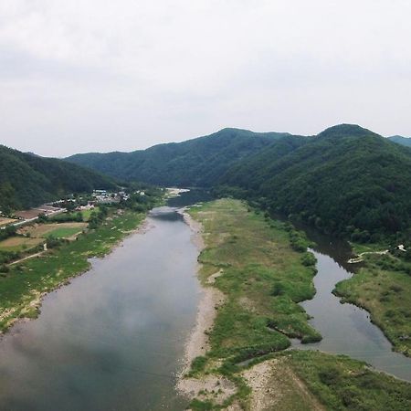 Forest Of Color Pension Hongcheon Ngoại thất bức ảnh