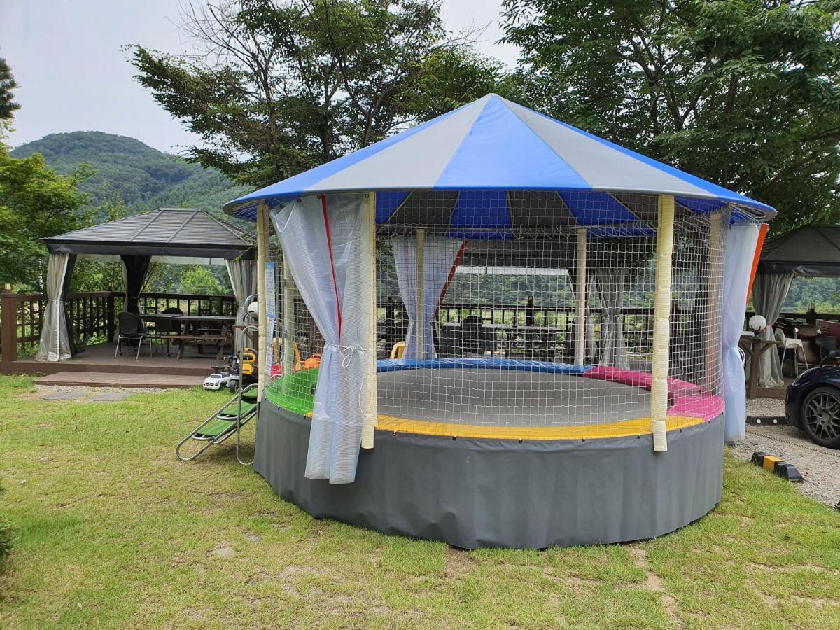 Forest Of Color Pension Hongcheon Ngoại thất bức ảnh