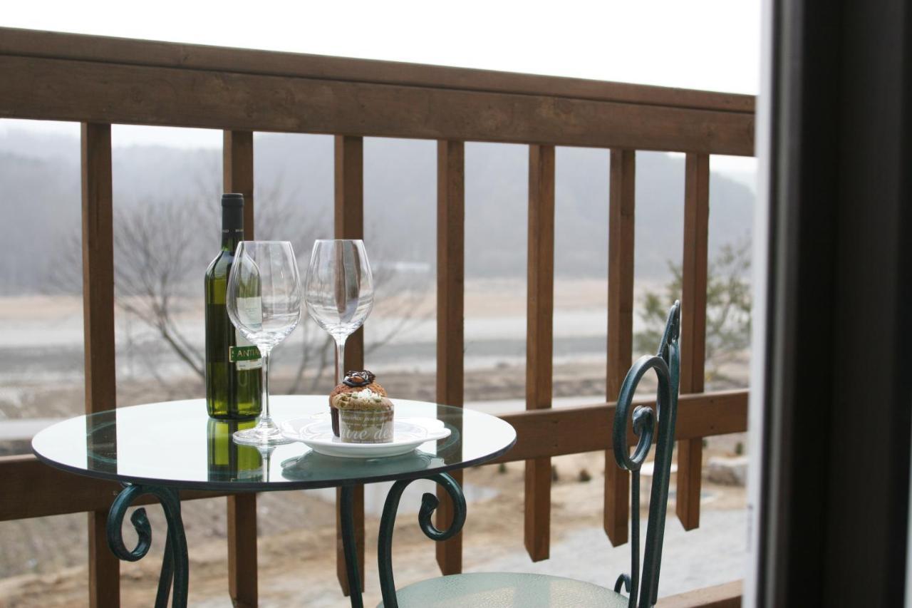 Forest Of Color Pension Hongcheon Ngoại thất bức ảnh