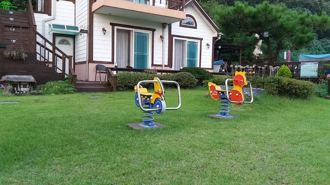 Forest Of Color Pension Hongcheon Ngoại thất bức ảnh