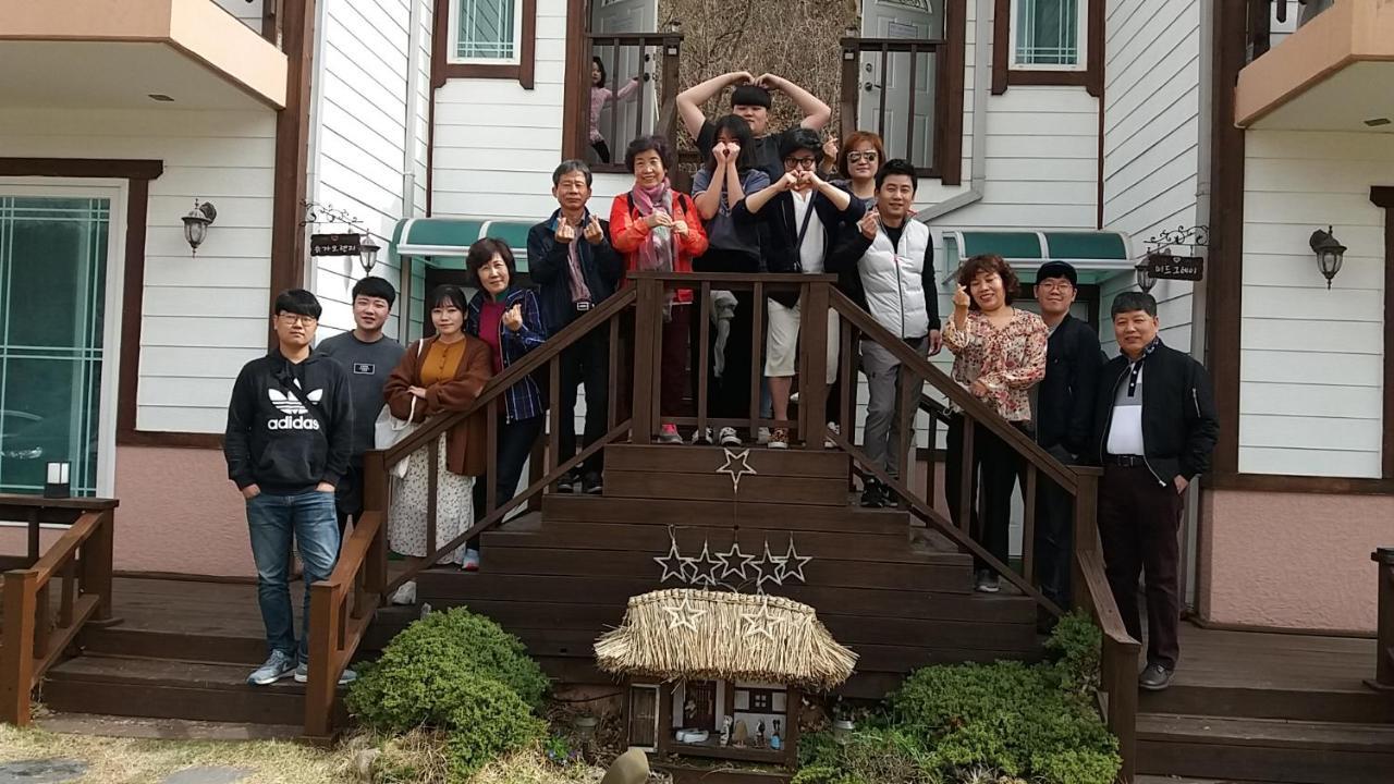 Forest Of Color Pension Hongcheon Ngoại thất bức ảnh